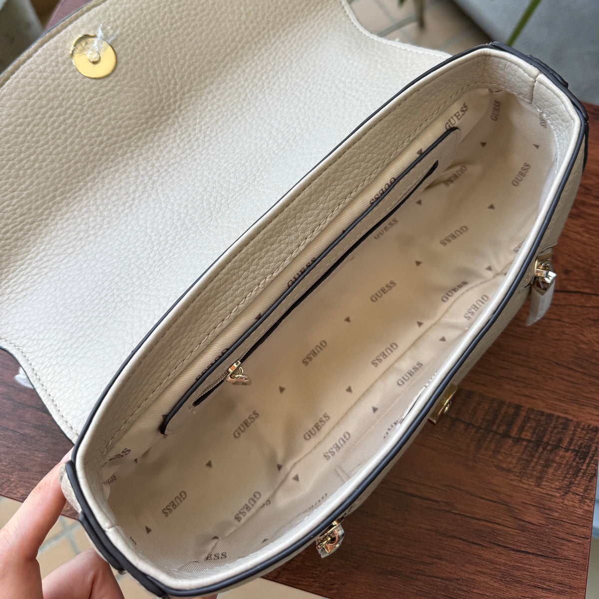 Bolso Guess. ref Jessa